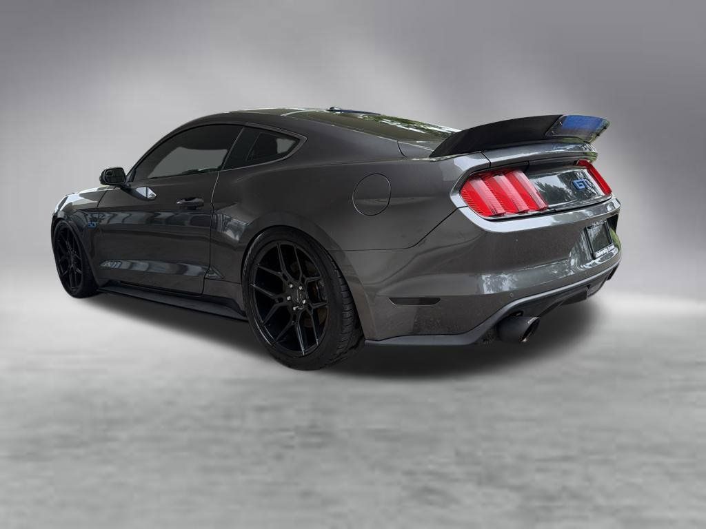 Used 2017 Ford Mustang GT Premium RWD image 4