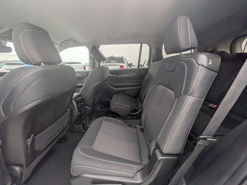Certified 2023 Jeep Grand Cherokee L Laredo image 12