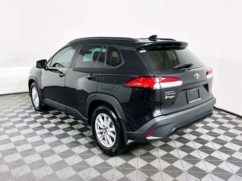 Used 2024 Toyota Corolla Cross LE w/ Moonroof Package image 5