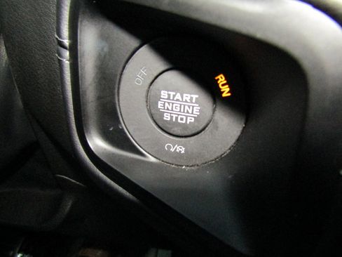 Used 2025 Jeep Gladiator Rubicon w/ Convenience Group image 38