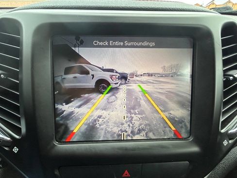 Used 2016 Jeep Cherokee Trailhawk w/ Leather Interior Group image 34