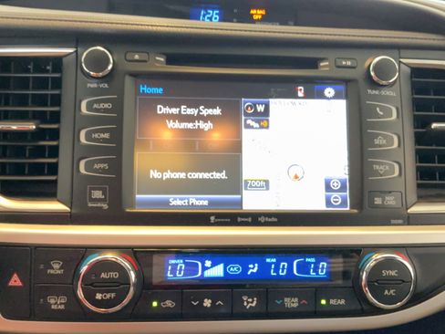 Used 2019 Toyota Highlander Limited FWD image 18