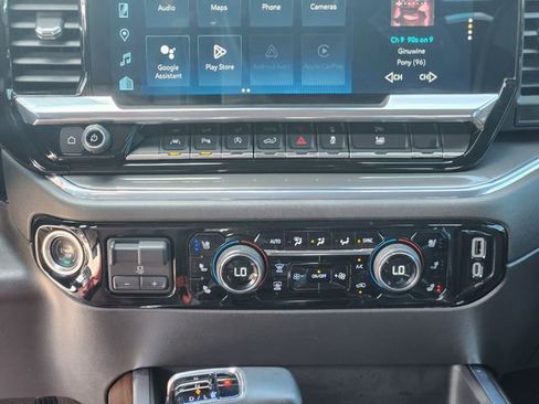 Used 2024 Chevrolet Silverado 1500 High Country w/ Technology Package AWD/4WD image 15
