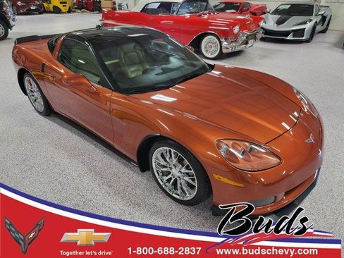 Used 2005 Chevrolet Corvette Coupe w/ Preferred Equipment Group RWD image 1