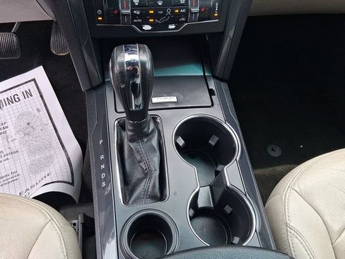 Used 2018 Ford Explorer XLT w/ Equipment Group 202A FWD image 14