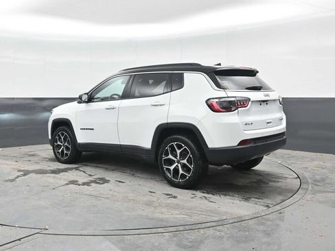 Used 2025 Jeep Compass Limited AWD/4WD image 2