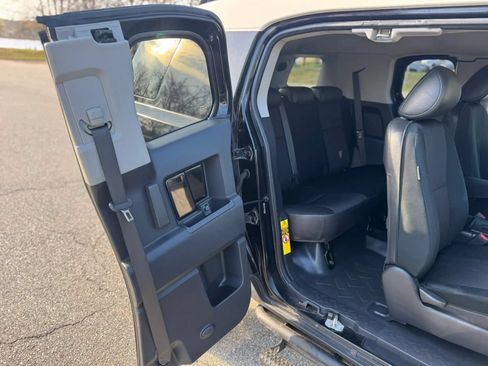 Used 2008 Toyota FJ Cruiser 4WD image 17