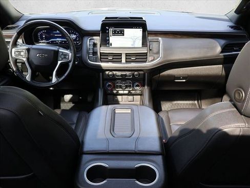 Used 2022 Chevrolet Suburban Z71 w/ Luxury Package AWD/4WD image 25