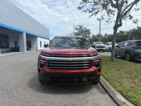 Used 2025 Chevrolet Traverse High Country w/ LPO, Floor Liner Package FWD image 2