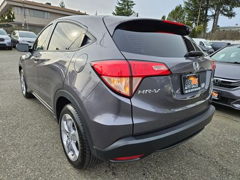 Used 2018 Honda HR-V LX image 12