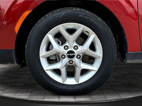 Used 2025 Kia Soul LX w/ LX Technology Package FWD image 33