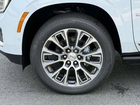 New 2026 GMC Yukon XL Denali w/ Denali Reserve Package image 7