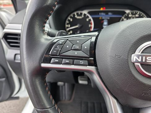 Used 2024 Nissan Altima 2.5 SR image 16