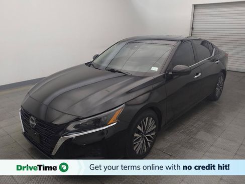 Used 2023 Nissan Altima 2.5 SV w/ SV Premium Package FWD image 1