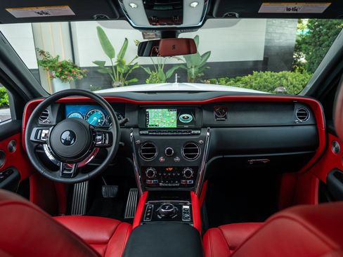 Certified 2023 Rolls-Royce Cullinan image 4