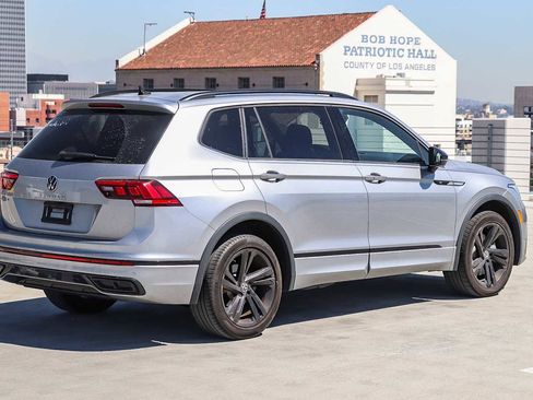 Used 2023 Volkswagen Tiguan SE R-Line image 4