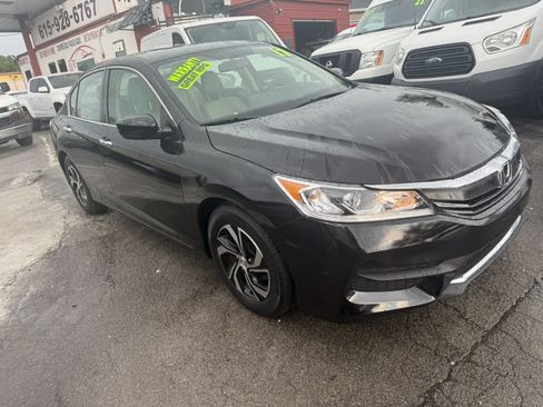Used 2017 Honda Accord LX image 3
