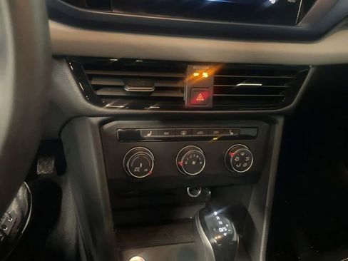 Used 2022 Volkswagen Taos SE image 26