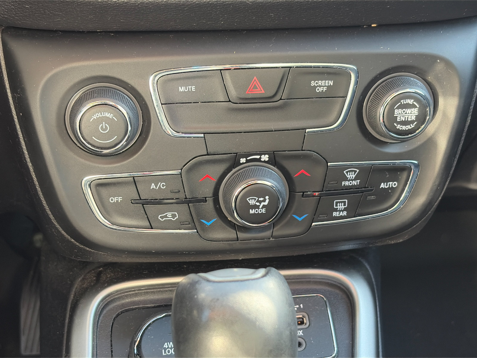 Used 2020 Jeep Compass Latitude w/ Popular Equipment Group AWD/4WD image 20