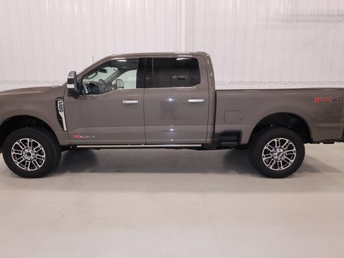New 2026 Ford F250 Platinum w/ Platinum Plus Package AWD/4WD image 6