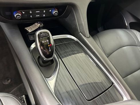 Used 2020 Buick Enclave Essence w/ Sound and Sites Package FWD image 20