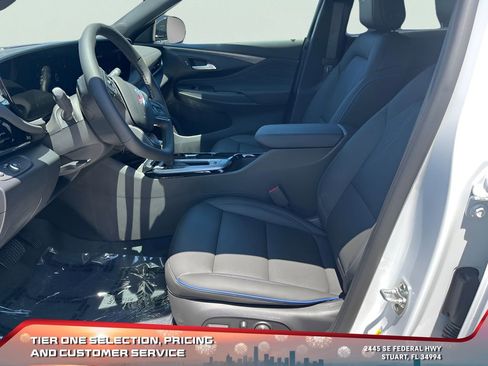 New 2025 Buick Envision Sport Touring image 9