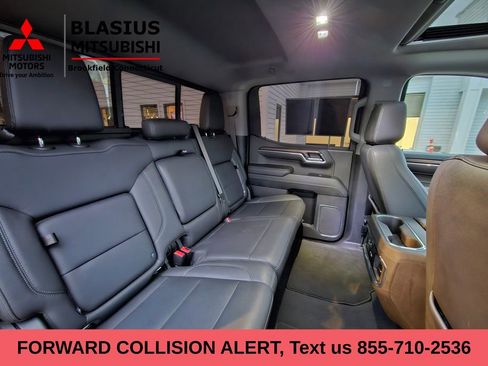 Used 2023 GMC Sierra 1500 SLT w/ SLT Convenience Package image 17