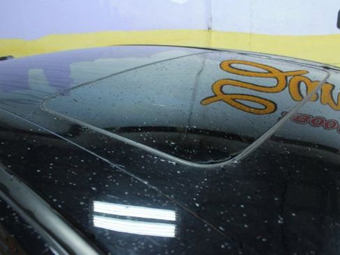 Used 2016 Ford Taurus Limited w/ Driver Assist Package image 5