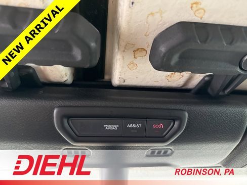 Used 2023 Jeep Wrangler Sahara image 32