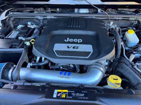 Used 2017 Jeep Wrangler Unlimited Sport AWD/4WD image 19