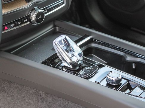 New 2026 Volvo XC60 B5 Core image 22