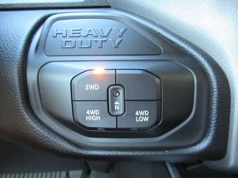 Used 2025 RAM 2500 Big Horn AWD/4WD image 26