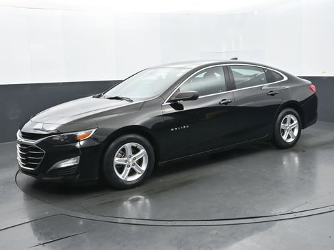 Used 2021 Chevrolet Malibu LS image 1