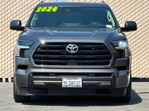 Used 2024 Toyota Sequoia SR5 w/ SR5 Premium Package AWD/4WD image 9