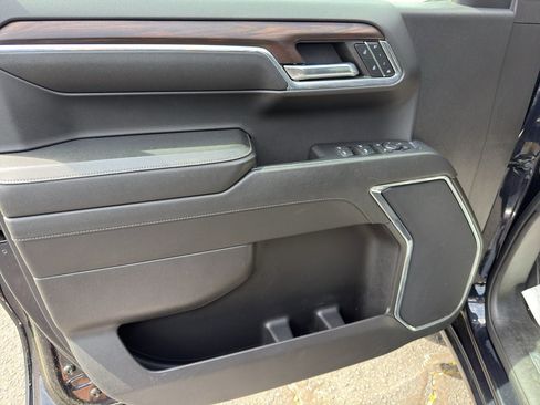 Used 2024 GMC Sierra 1500 SLT image 10