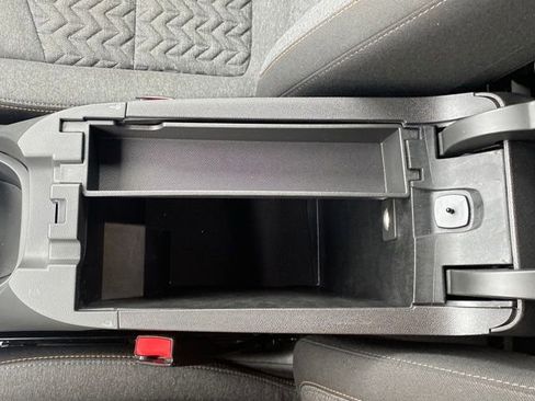 Used 2024 Chevrolet Equinox LT w/ LPO, Floor Liner Package image 15