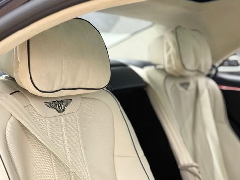 Used 2022 Bentley Flying Spur Plug-In Hybrid image 36