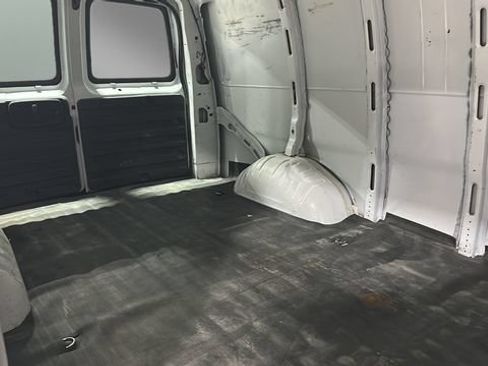 Used 2021 Chevrolet Express 2500 Extended RWD image 24