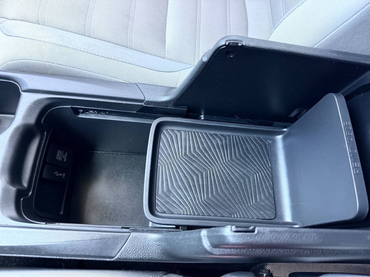 Used 2017 Honda CR-V LX image 43