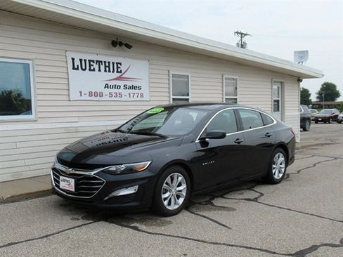 Used 2022 Chevrolet Malibu LT image 2
