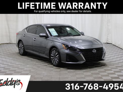 Used 2023 Nissan Altima 2.5 SL image 1