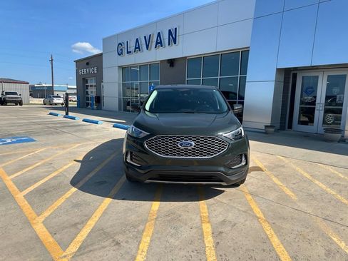 Used 2024 Ford Edge SEL w/ Convenience Package AWD/4WD image 2