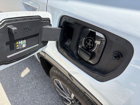 New 2025 Jeep Wagoneer S Limited w/ Comfort Package image 11