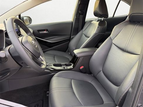 Used 2024 Toyota Corolla XLE image 9