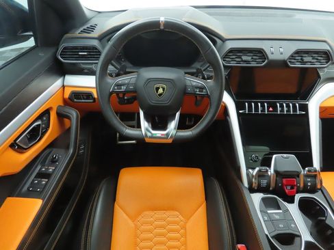 Used 2020 Lamborghini Urus image 10