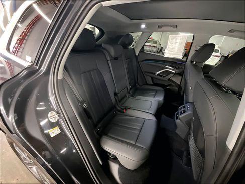 Certified 2025 Audi Q5 Premium w/ Convenience Package AWD/4WD image 28