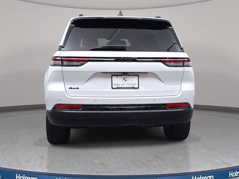 Used 2023 Jeep Grand Cherokee Altitude AWD/4WD image 7