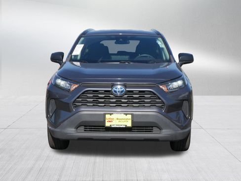 Used 2021 Toyota RAV4 LE AWD/4WD image 2