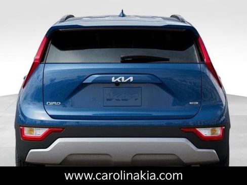 New 2025 Kia Niro EX image 13