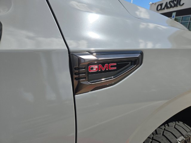 Used 2025 GMC Yukon XL AT4 Ultimate AWD/4WD image 31